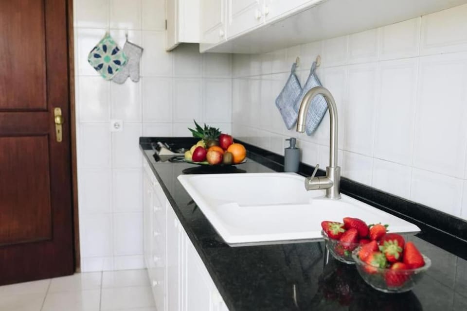 Sea view 5C Apartment in Faro District