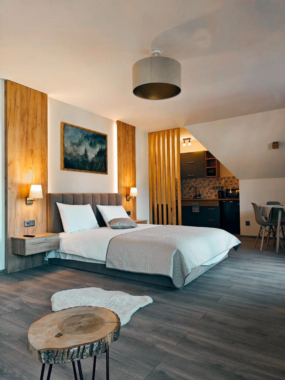 Bed, Seating area, Bedroom