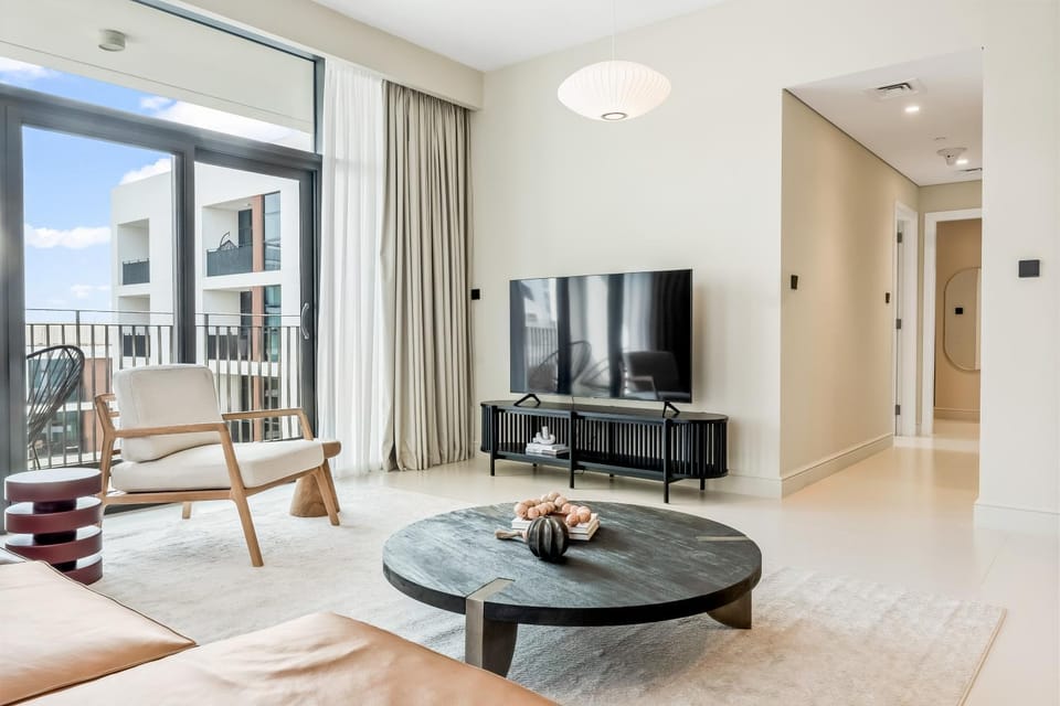 Living room, Seating area, Evening entertainment