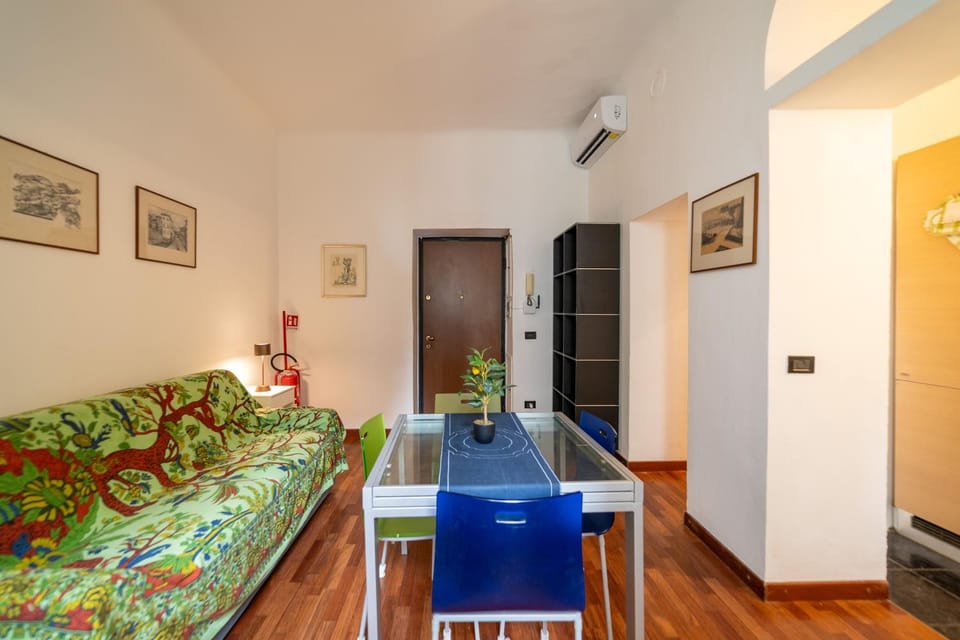 Living room, Photo of the whole room, Dining area, air conditioner