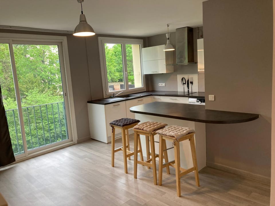 Appartement proche transport Apartment in Saint-Cloud