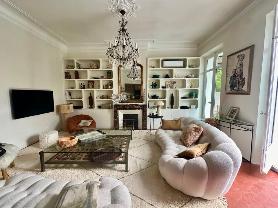 Communal lounge/ TV room, TV and multimedia, Living room
