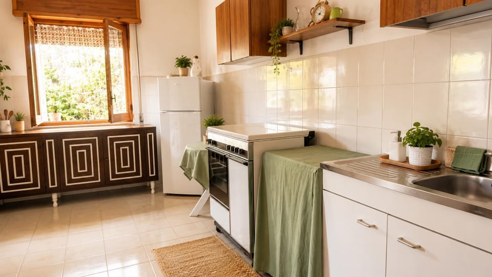 Kitchen or kitchenette, kitchen