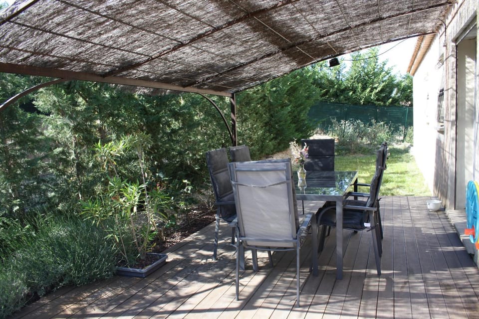Balcony/Terrace, Seating area, Dining area, Garden view
