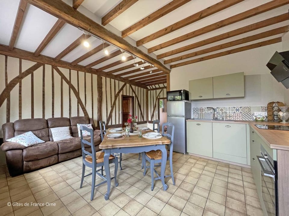 Maison en pierre avec jardin normand, wifi inclus - FR-1-497-208 House in Normandy