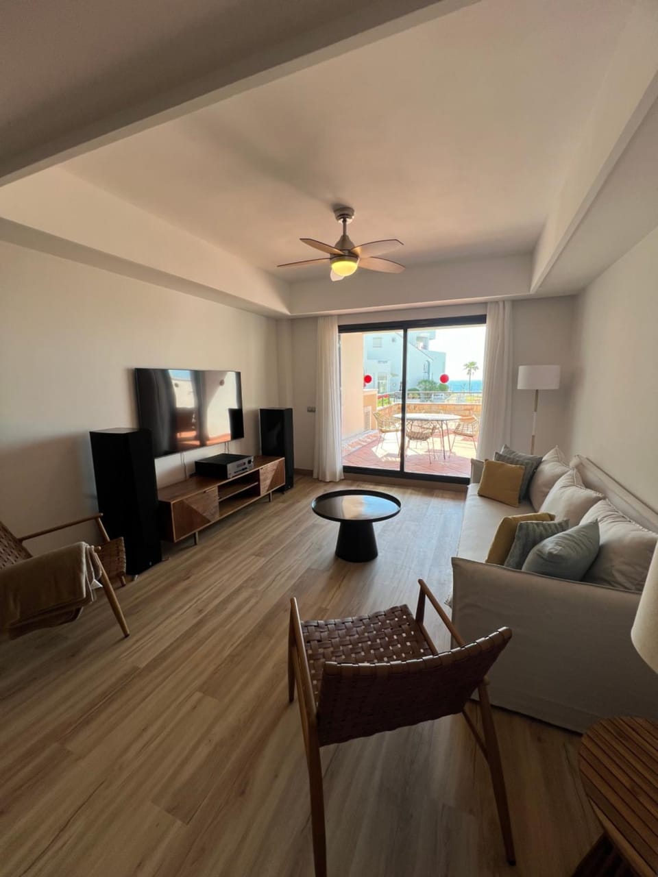 TV and multimedia, Living room, Seating area
