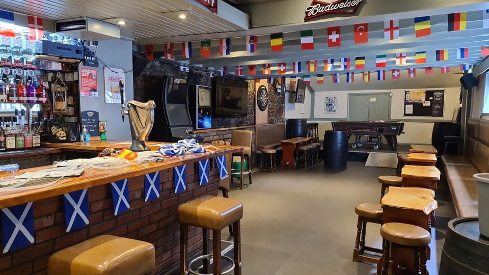 Lounge or bar, Drinks