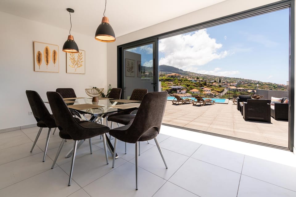 Casa Antonette, Lovely house with a pool House in Madeira District