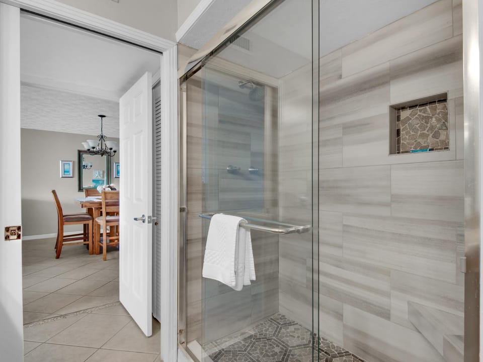 Shower, Bathroom, towels