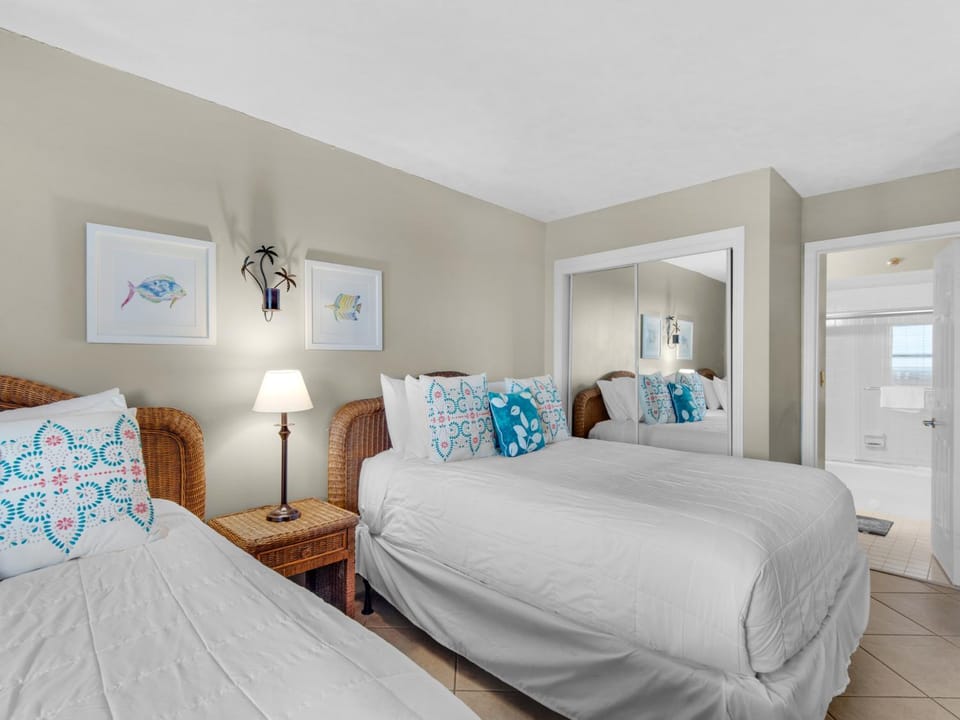 Bed, Bathroom, Bedroom, furniture, wardrobe