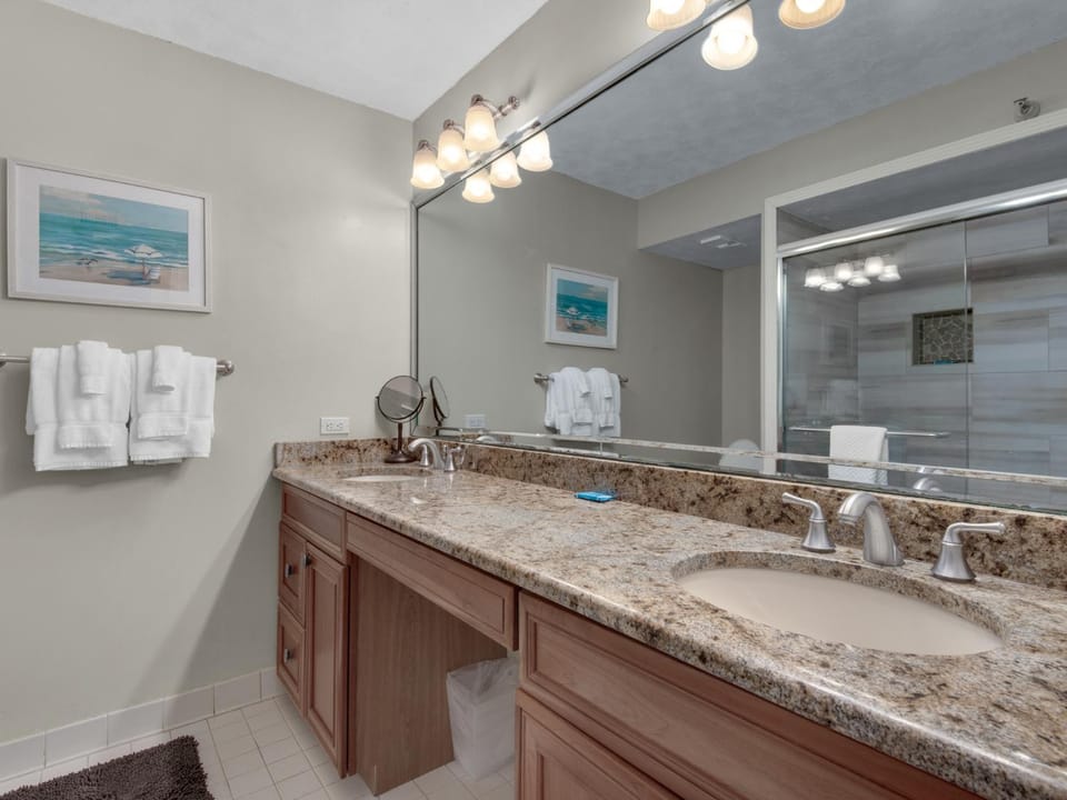 Bathroom, towels