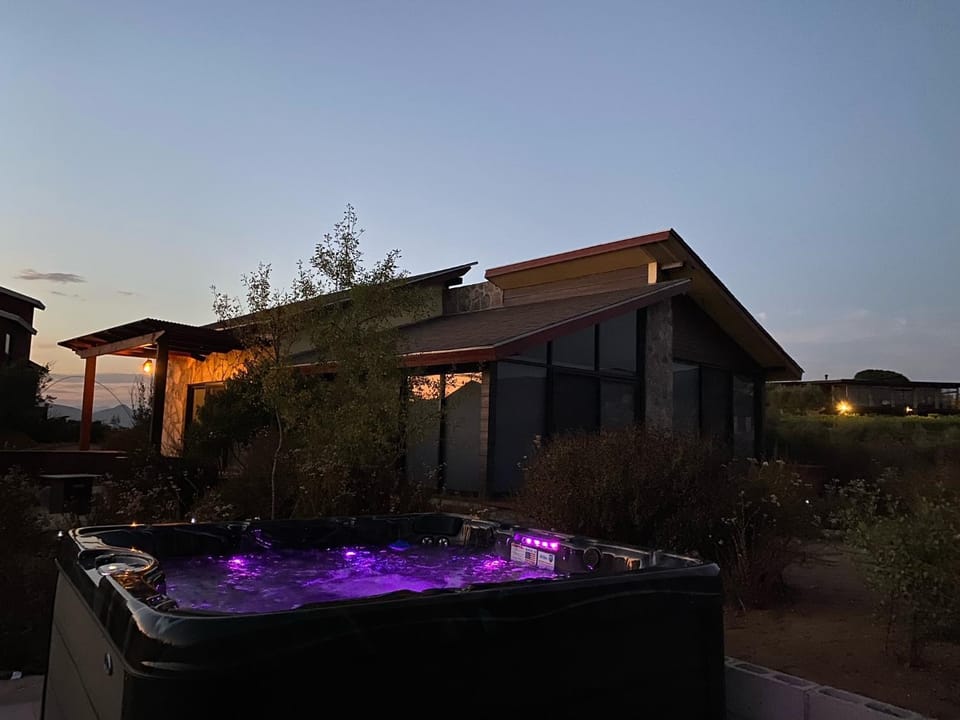 Hot Tub, Hot Tub