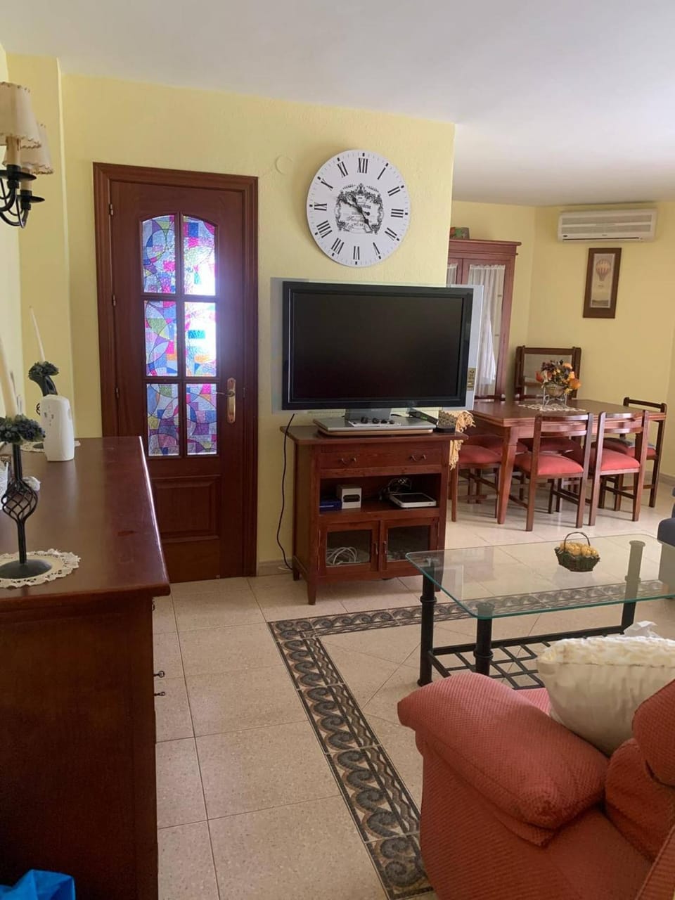 Communal lounge/ TV room, Living room