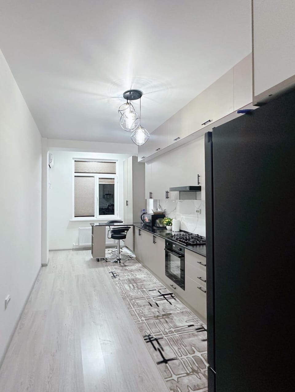 Kitchen or kitchenette, Seating area, oven