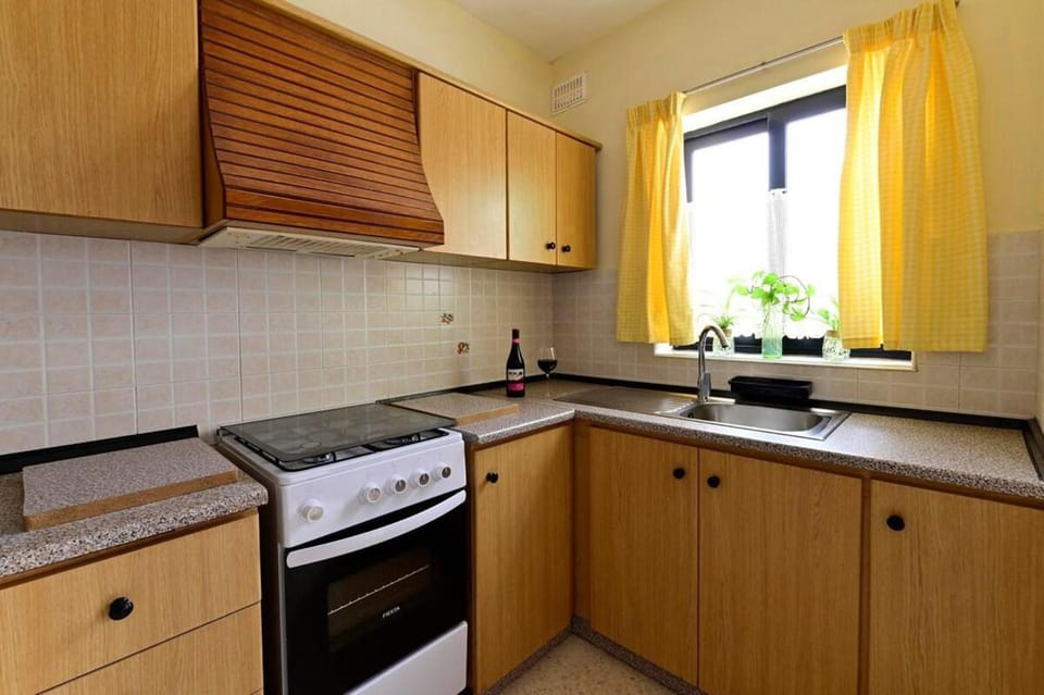 Kitchen or kitchenette, oven, stove