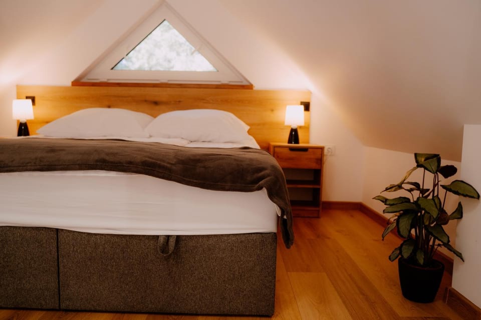 Osada pod Gwiazdami Łasko & SPA - Deluxe, ogrodzony, 150m od stawu z plażą i kajakami, JEZIORA, ognisko, taras, dodatkowa sypialnia, Plaża, KAJAKI, dostępna SAUNA i JACUZZI House in West Pomeranian Voivodeship, Poland