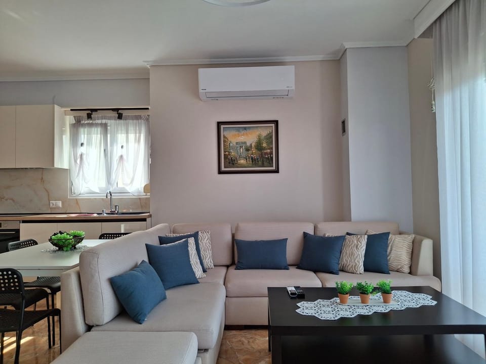 Living room, Seating area, air conditioner