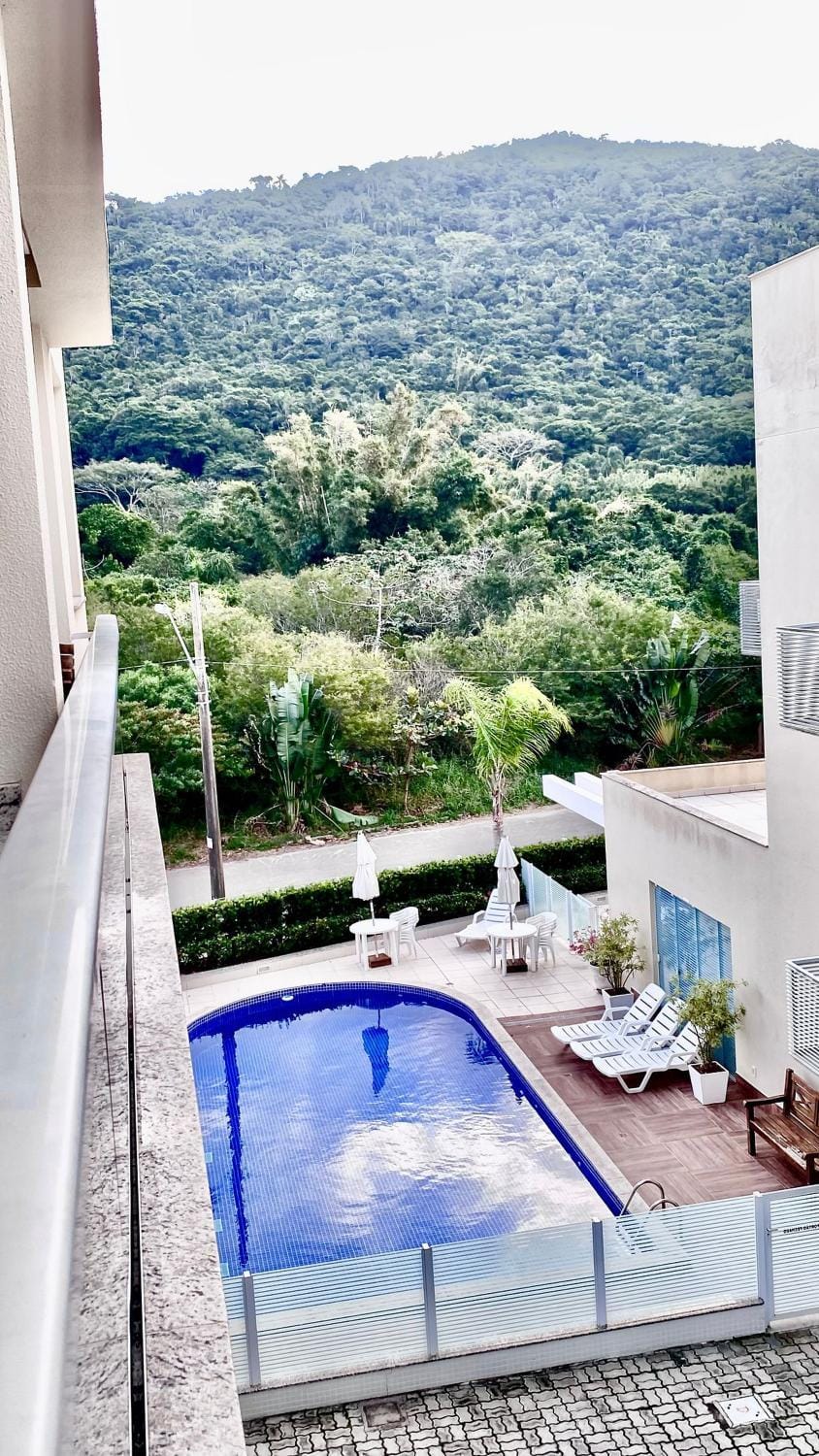férias entre a Praia e a montanha c/piscina House in Florianopolis