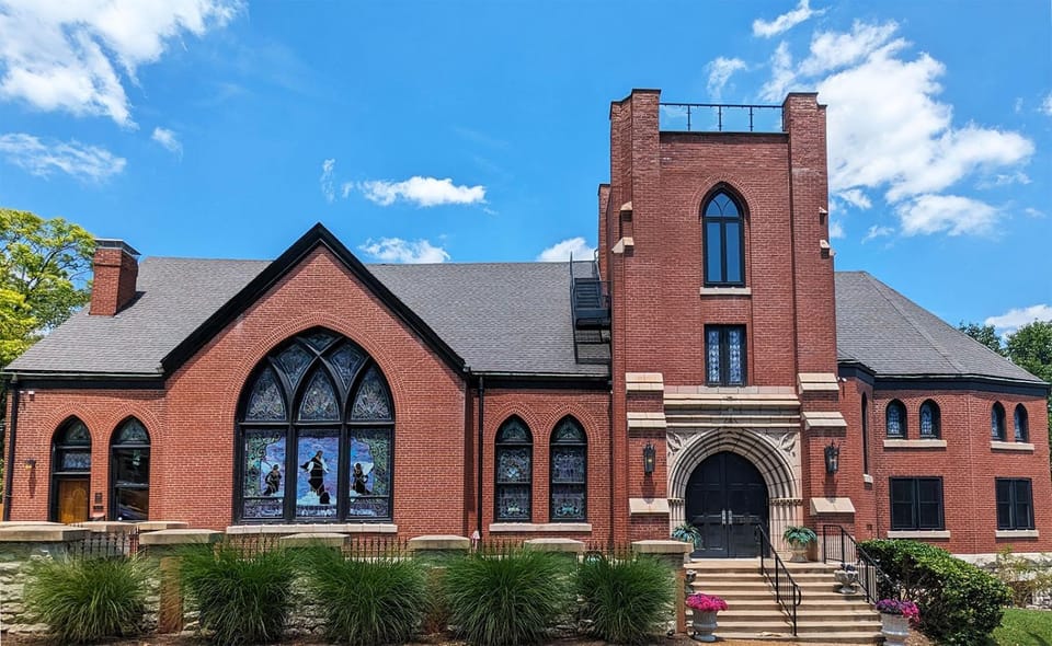 Property building, Facade/entrance, Day