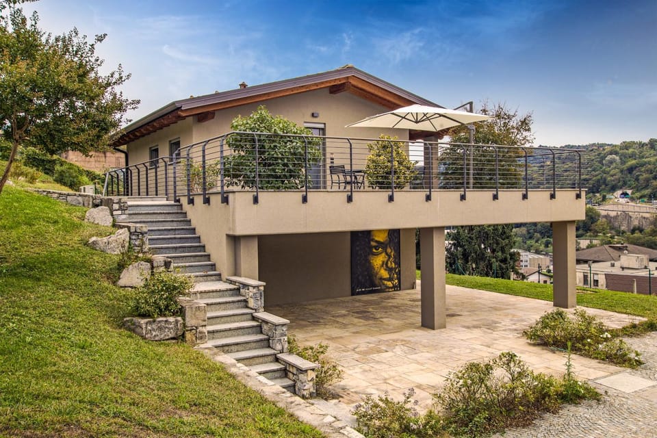Property building, Balcony/Terrace