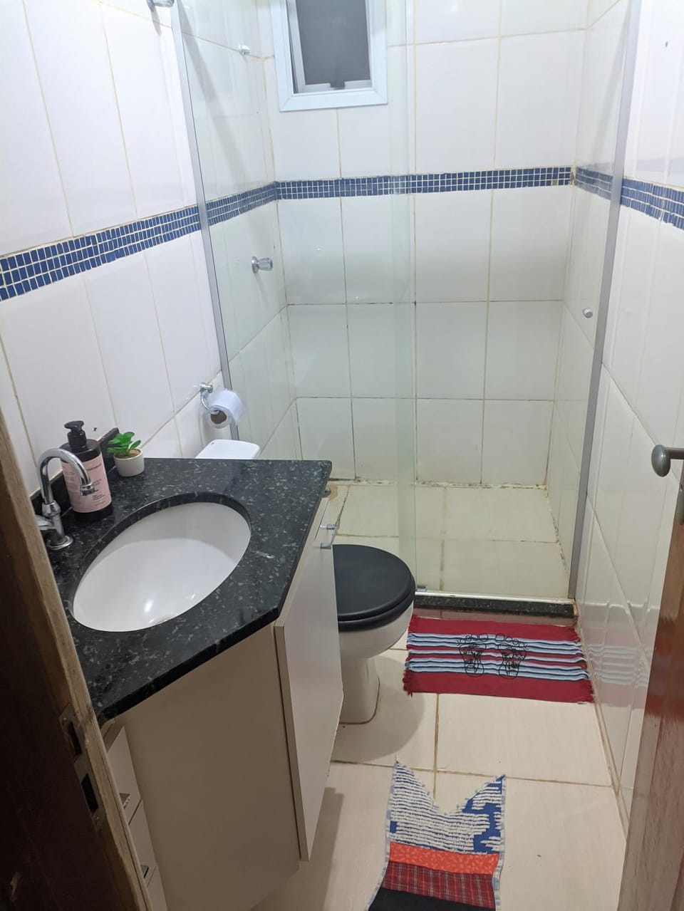Quarto em Apto Compartilhado Bem Localizado AP 204 Bed and Breakfast in Uberaba