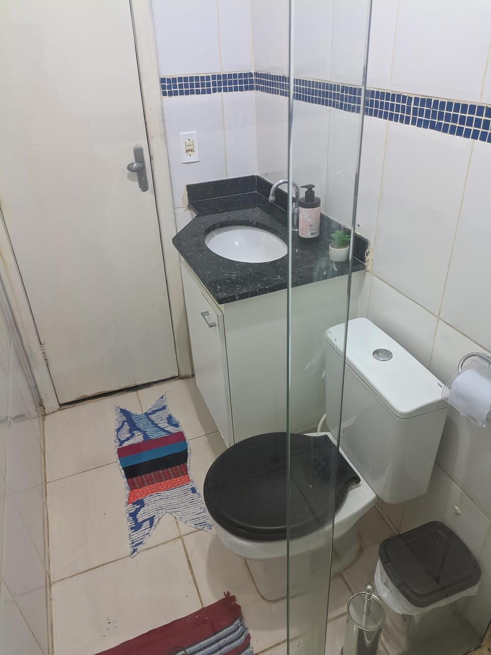 Quarto em Apto Compartilhado Bem Localizado AP 204 Bed and Breakfast in Uberaba
