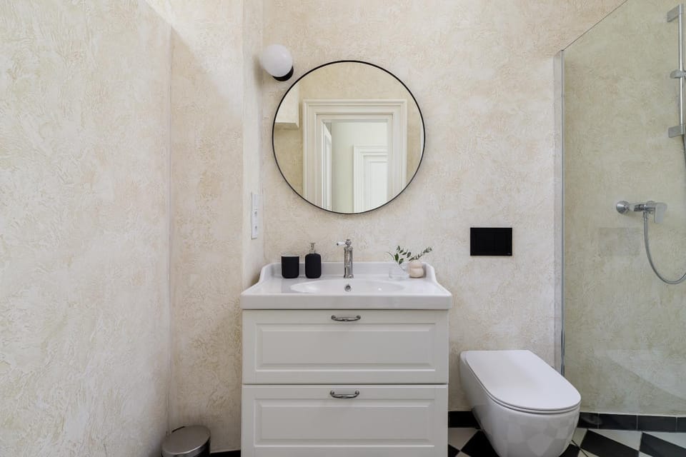 Toilet, Bathroom, towels