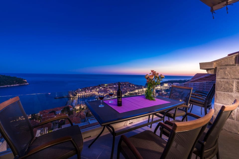 View (from property/room), Dining area, Sea view