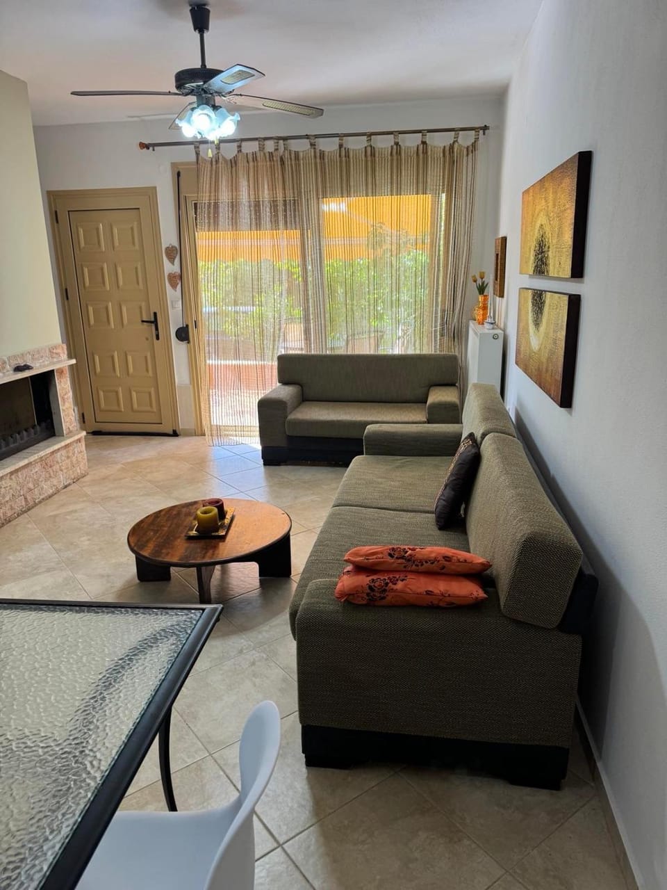 TV and multimedia, Living room, Seating area, fireplace
