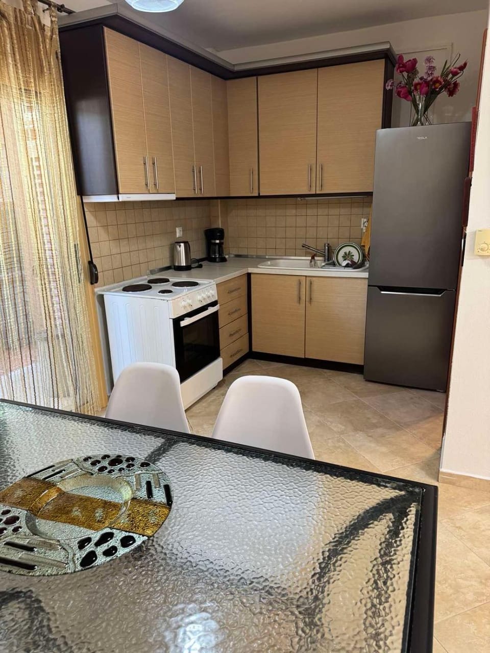 Kitchen or kitchenette, Dining area, oven, stove