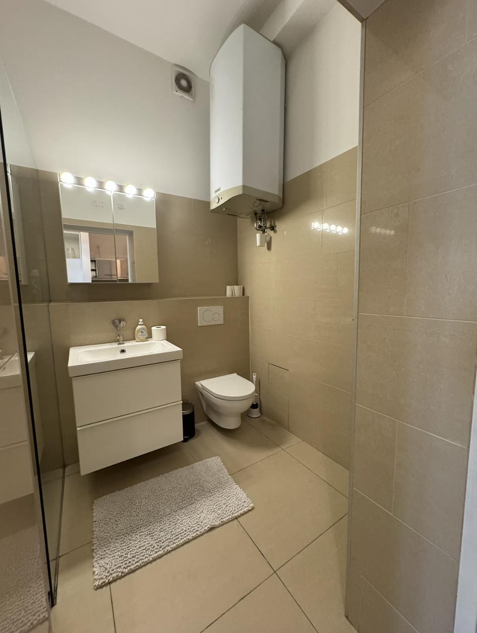 Shower, Toilet, Bathroom