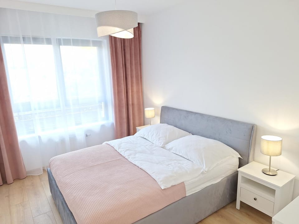 Classic Apartament - prywatny parking, blisko szpital Arkońska i Strzałowska Apartment in Szczecin