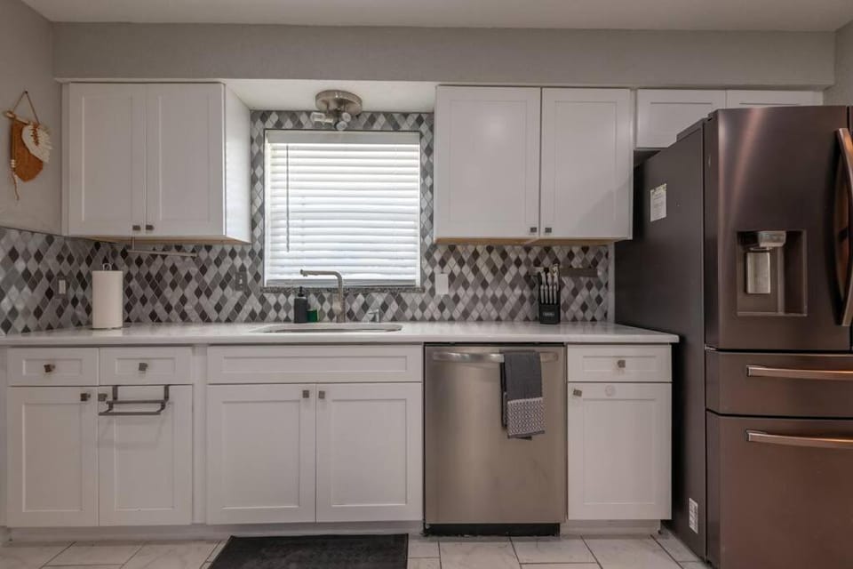 Cruise Haven with Pool, 15 Min to Port Canav & Beach House in Florida