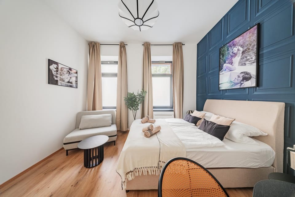 Bed, Photo of the whole room
