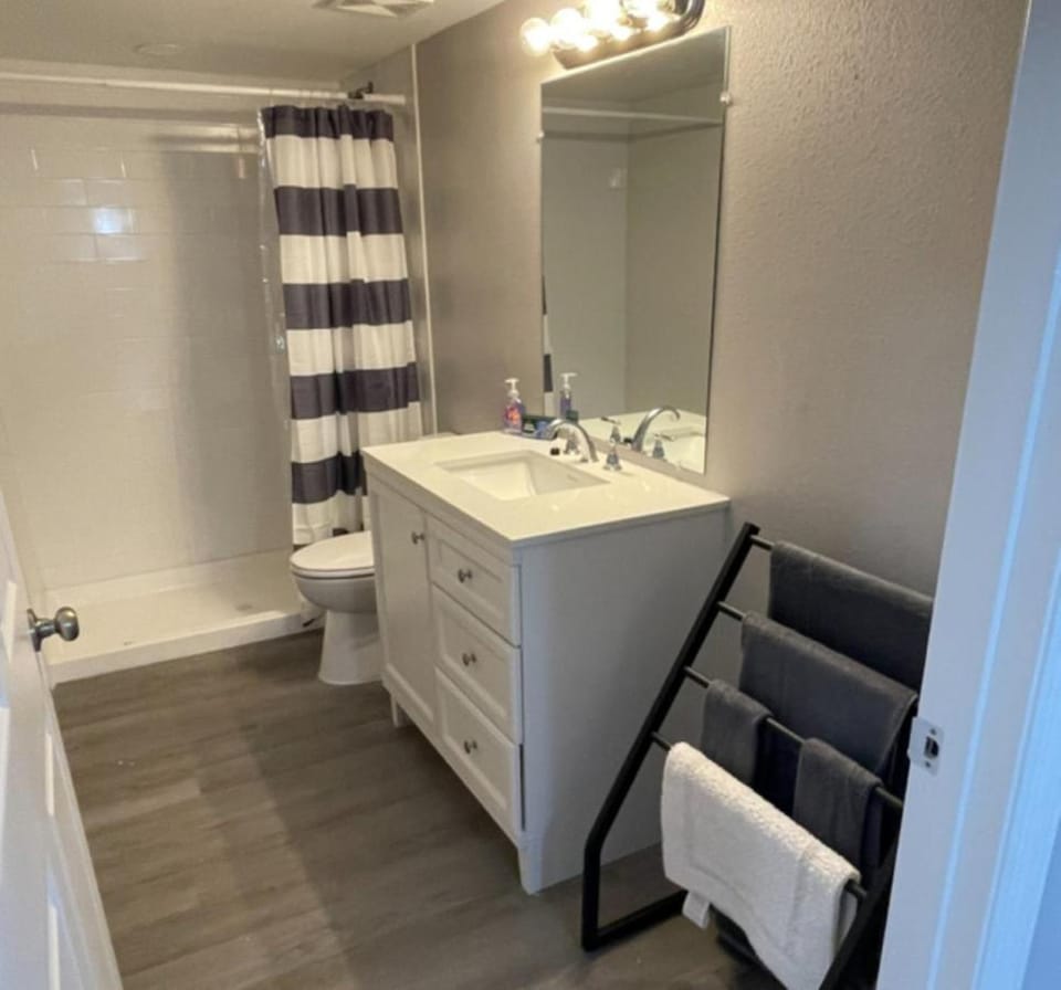 Retreat at Regal Palms 2B2B, D402 House in Four Corners