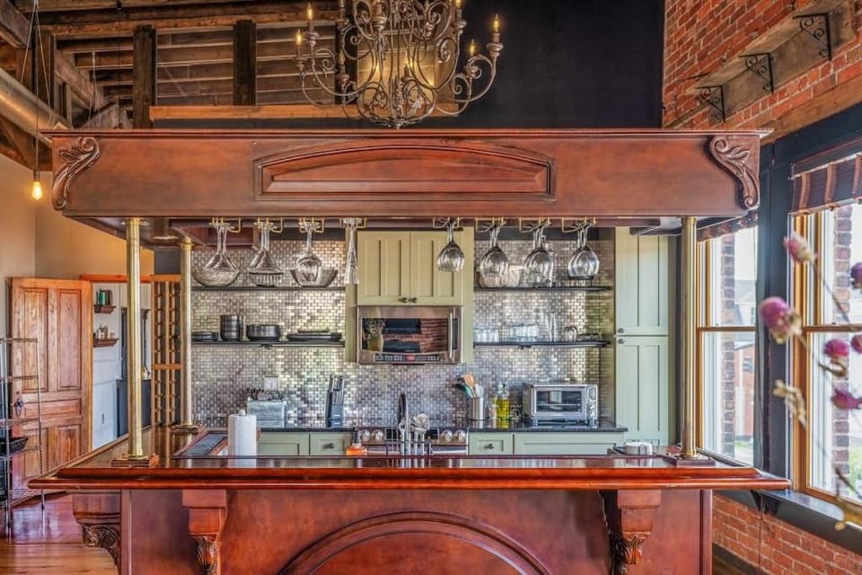 Brick Loft Penthouse on Main House in Brevard