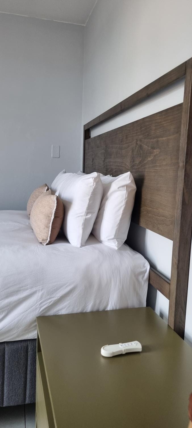 Oceanic Unit 99 - North Beach Apartment in Durban
