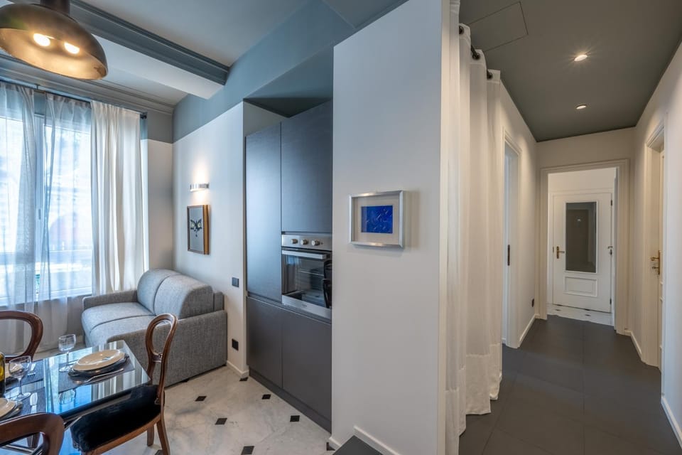Kitchen or kitchenette, Living room, Seating area
