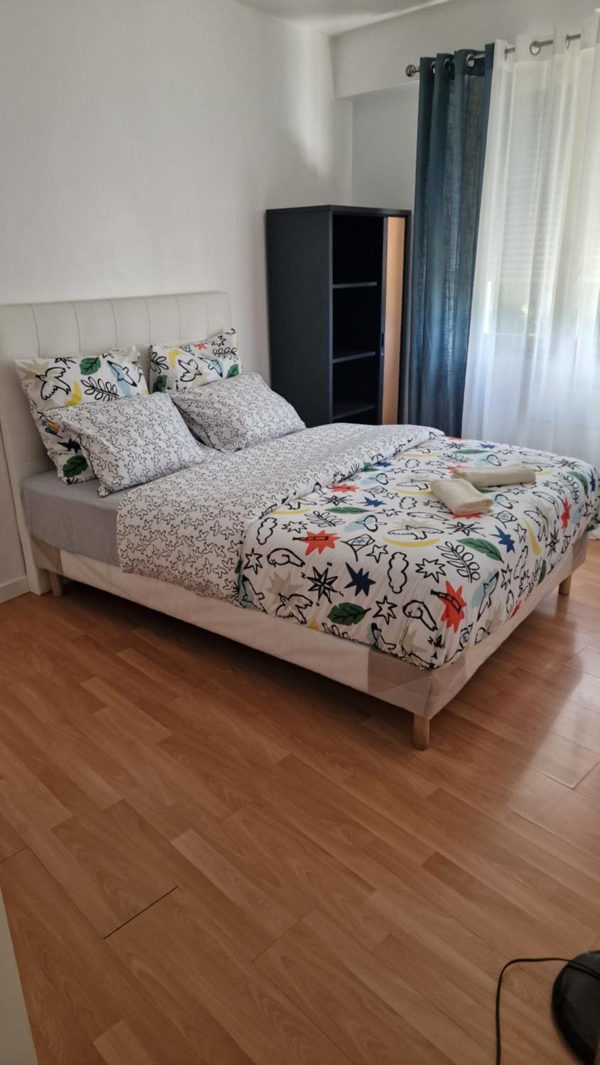 Chambre Jardin 1 Vacation rental in Île-de-France