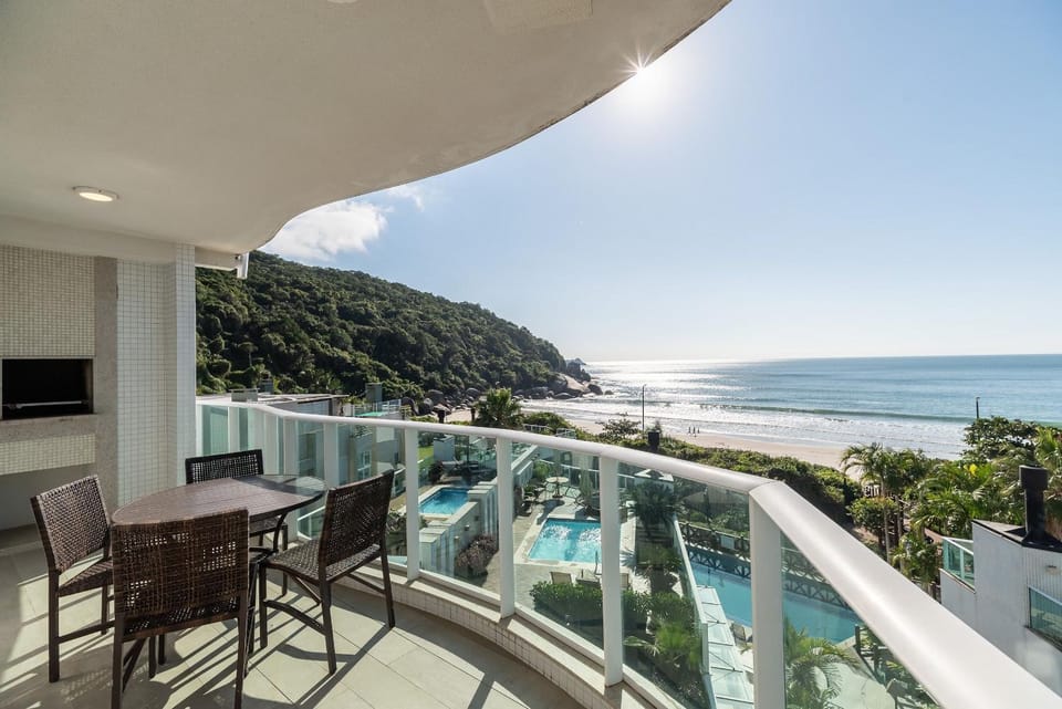 VDT - Apartments 180m from Bombas Beach Apartment in Porto Belo