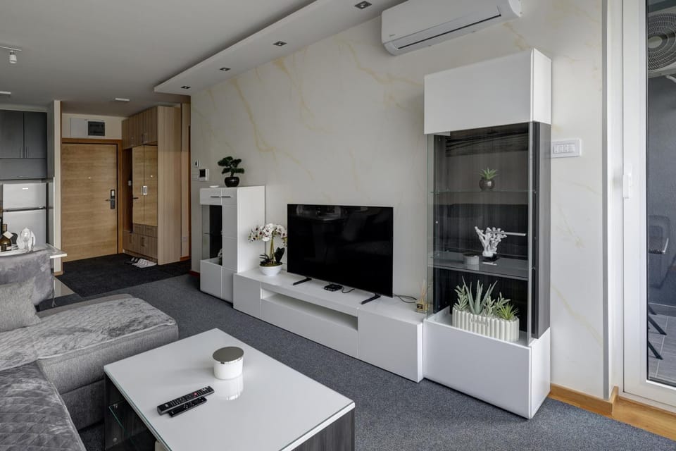 Lux Mila with Free Private parking Apartment in Novi Sad