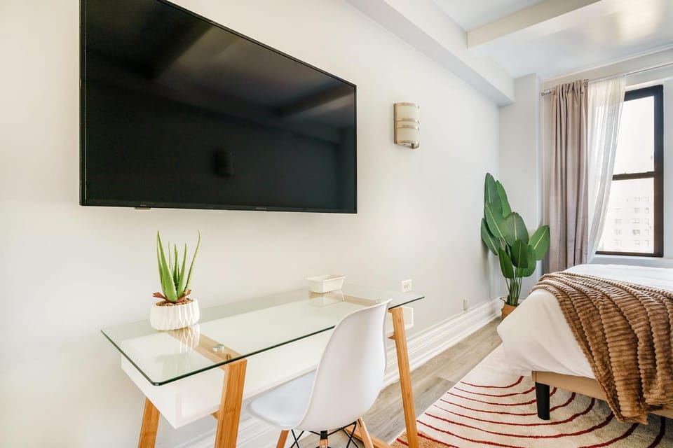 73-1111 New Studio UWS Doorman Gym Apartment in Upper West Side