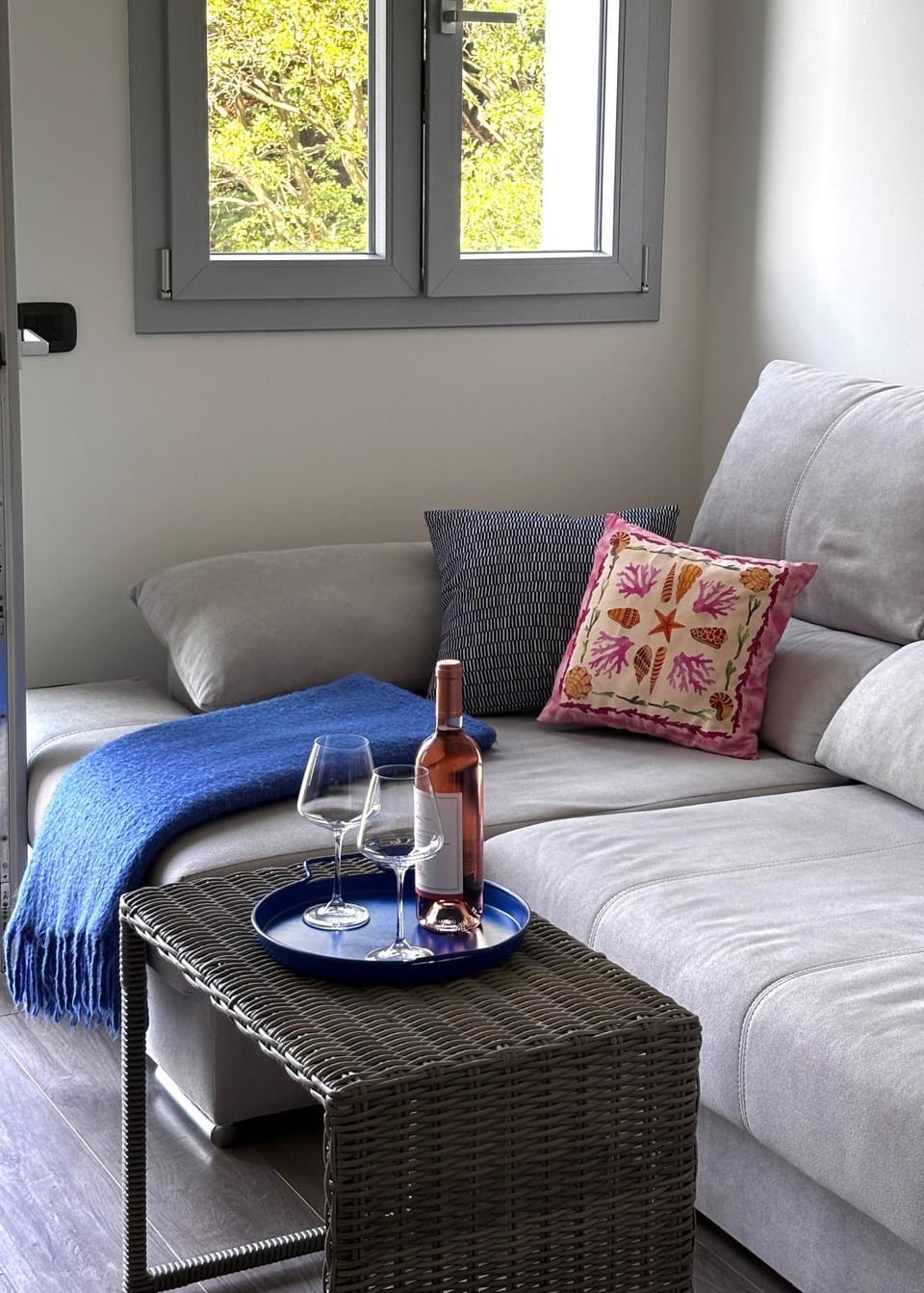 Azzurro Sea View Apartment with Parking and Balcony 5 min Walk to Beach Apartment in Bergeggi