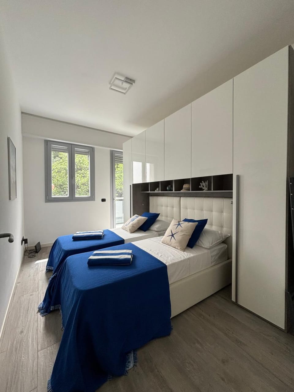 Azzurro Sea View Apartment with Parking and Balcony 5 min Walk to Beach Apartment in Bergeggi