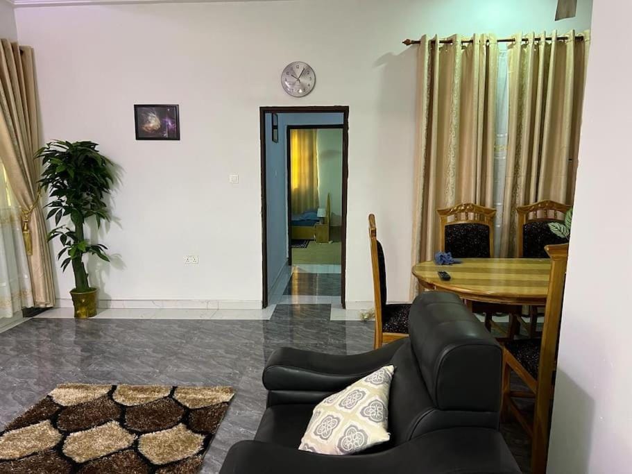 Living room, Photo of the whole room, Seating area, Bedroom