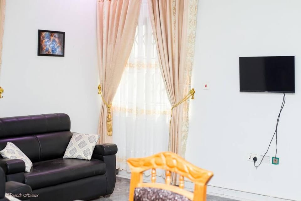 Communal lounge/ TV room, TV and multimedia, Living room, Seating area