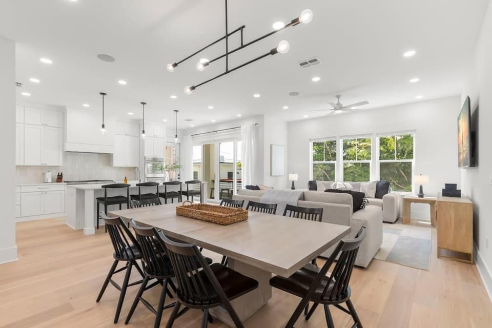 Living room, Dining area