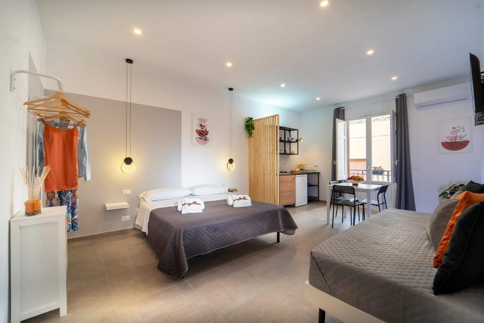 Kitchen or kitchenette, Bedroom, towels