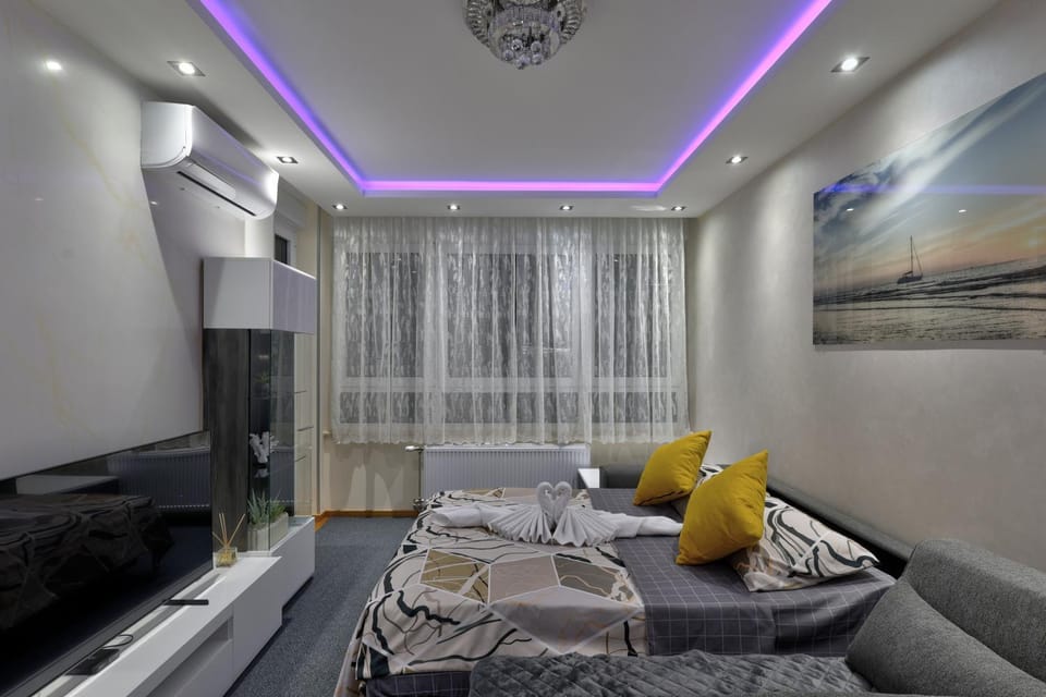 Lux Ivan with Free Private Parking Apartment in Novi Sad