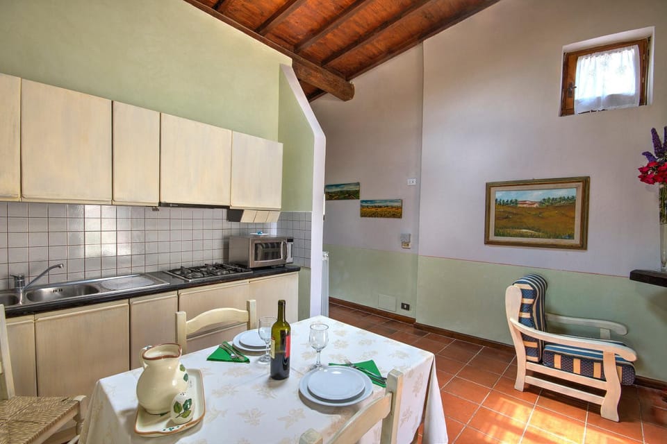 People, BBQ facilities, Garden, Balcony/Terrace, Pets, City view, Garden view, Mountain view, Pool view, Swimming pool, Family